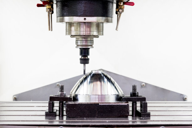 滚齿数控铣刀的黑白图像在灰色背景的库存照片图片下载