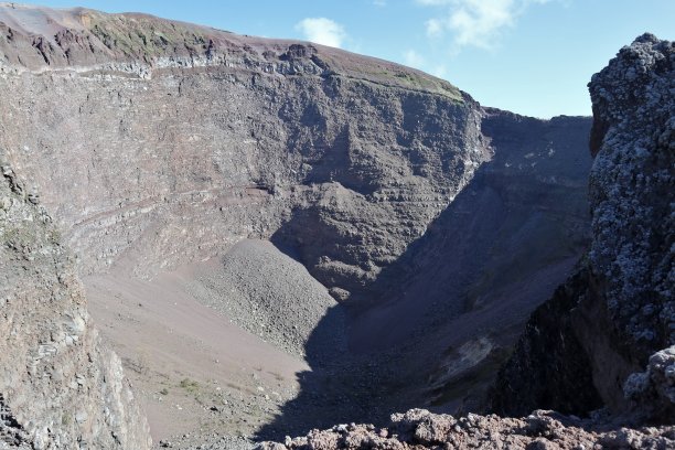 维苏威火山内部坑图片下载