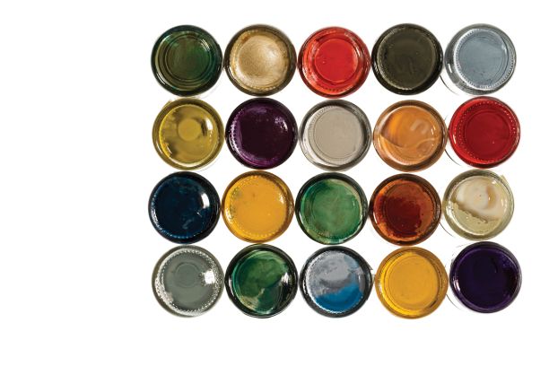 彩色背景以倒置的止痛瓶的形式呈现。图片下载