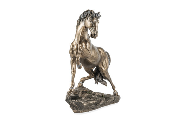 白色背景上的青铜马雕像图片下载