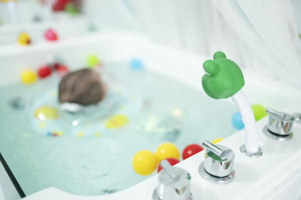 婴儿水疗图片下载