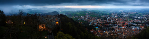 大全景鸟瞰图的共和国圣马力诺，意大利图片下载