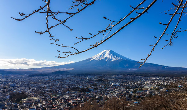 日本-远处的富士山图片下载
