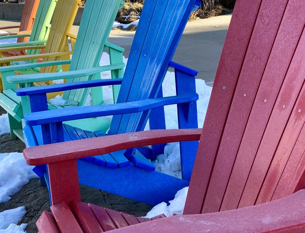 丰富多彩的户外椅子图片下载