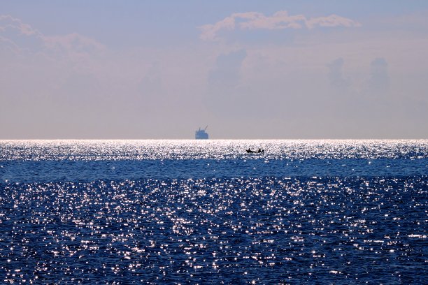 海上摩托艇的轮廓图片下载