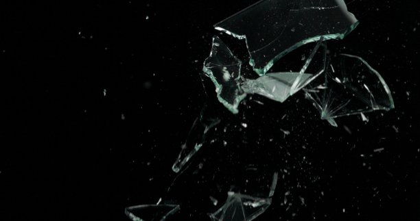 真实的霜在窗口黑色的背景图片下载