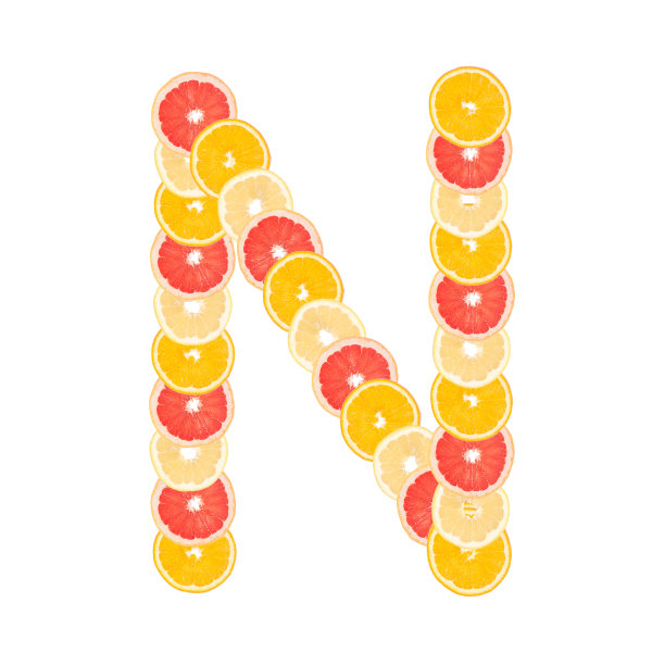 字母N由切成片的柑橘类水果制成。橙子、葡萄柚。孤立在白色背景上图片下载