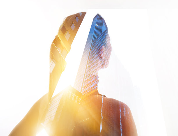 一个女商人和城市景观的多重曝光图片下载