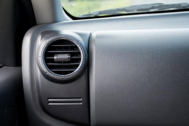 车里有空调。图片下载