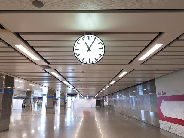 火车站公共时钟图片下载