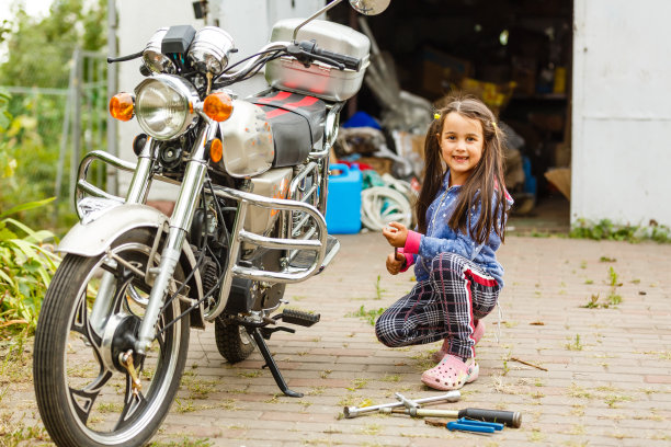 摩托车修理孩子图片下载