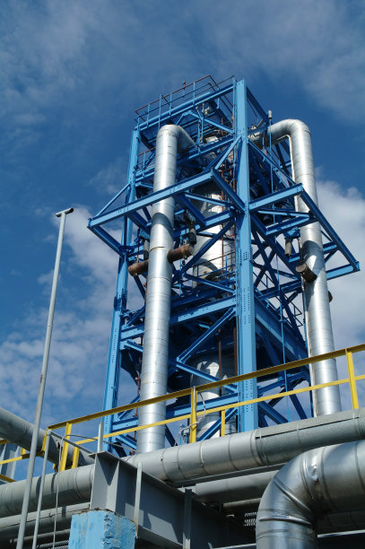 蓝天下的化工厂图片下载