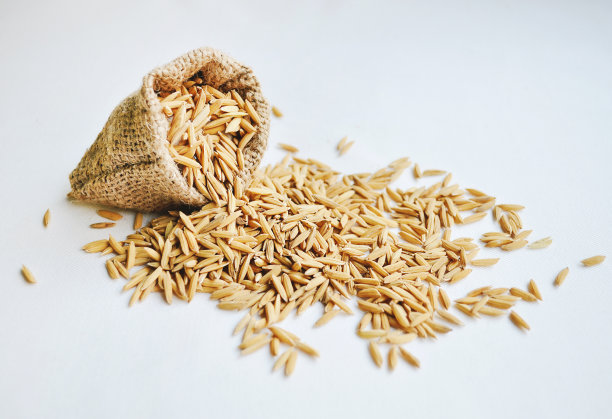 粗麻袋装米粒、稻谷图片下载