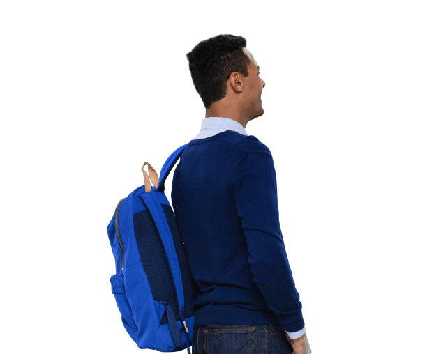 z一代年轻男性穿着毛衣站在白色背景前图片下载