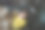 一个生病在家休养的小女孩图片下载