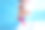 孩子们戴着眼镜在游泳池里潜水收集玩具图片下载
