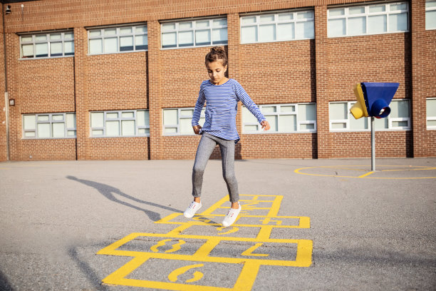 学校课间休息图片下载