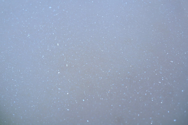 白色的肥皂泡和美丽的散竹泡泡。图片下载