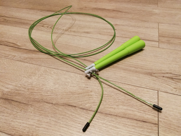 绿色手柄的专业跳绳图片下载