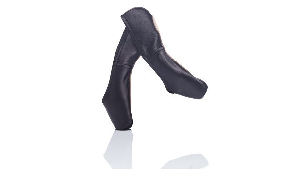 白色背景芭蕾舞鞋图片下载