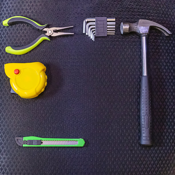锤子钳子螺丝刀工程维修工具套装图片下载