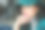 一个戴着紫色蕾丝帽子的女人的肖像图片下载