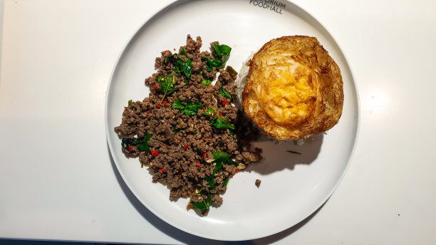 泰式罗勒炒牛肉图片下载