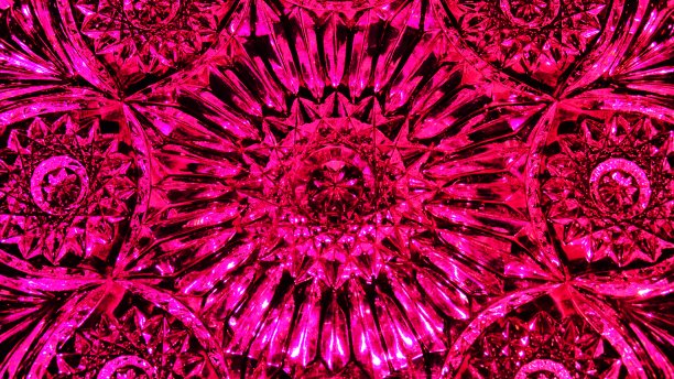 特写镜头中亮切玻璃呈粉红色和黑色图片下载