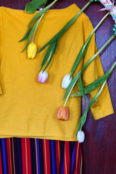 黄色是春季时尚的颜色图片下载