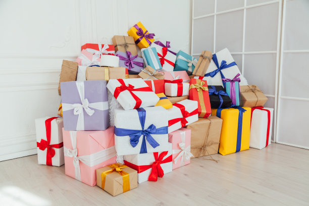 为这个令人惊喜的节日准备了许多五颜六色的礼物图片下载