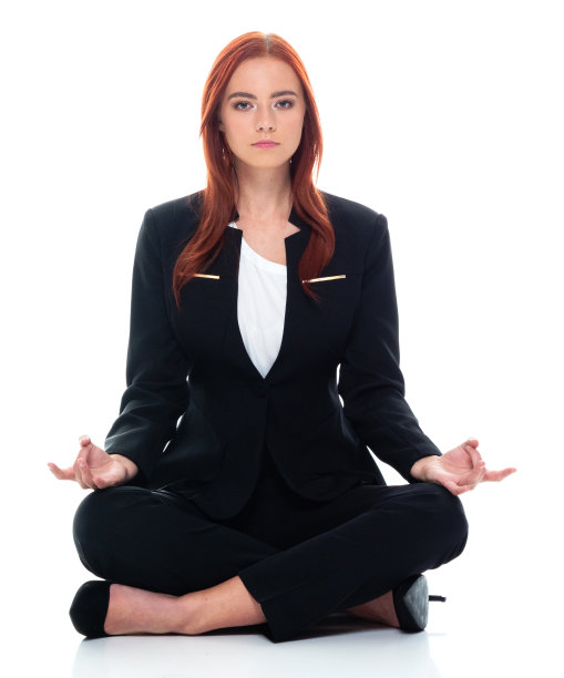 白人年轻女商人沉思在白色背景穿着商务服装图片下载