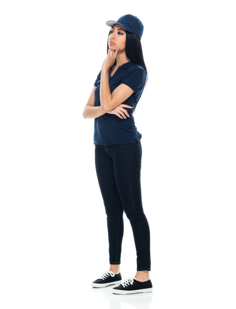 拉丁美洲和西班牙裔女性体力劳动者站在白色背景穿着牛仔裤图片下载