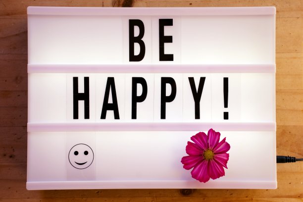 在灯箱潮流中快乐图片下载