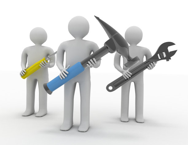 三个手里拿着工具的人。图片下载