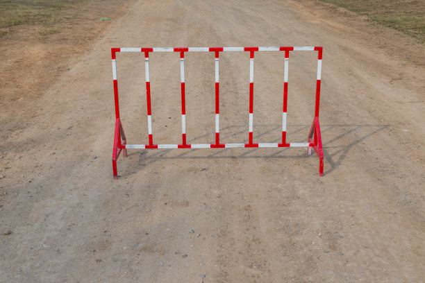 红白钢护栏图片下载