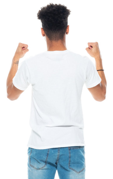 z一代十几岁的男孩穿着运动鞋站在白色背景前图片下载