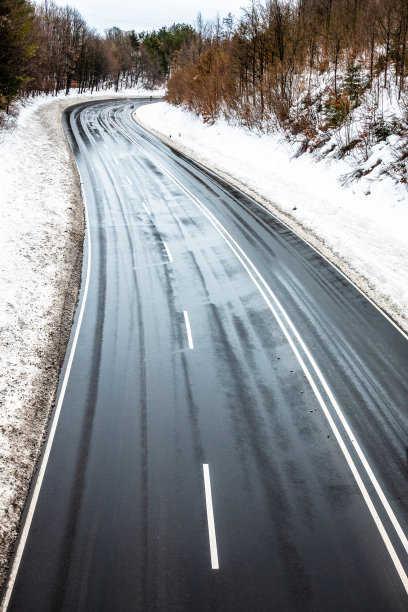 古老的乡间小路图片下载