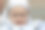 可爱的金发婴儿戴着蓝色的帽子和外套在户外图片下载