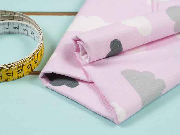 丝绸面料，卷尺和时尚的风格理念图片下载