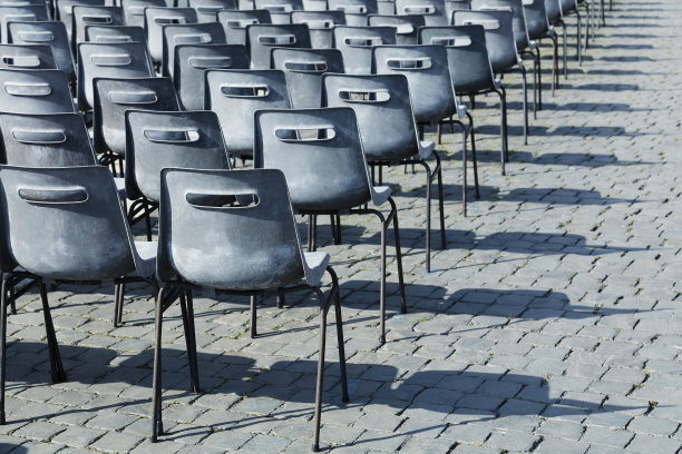 空椅子，冠状病毒效应图片下载