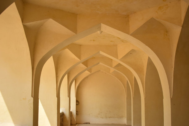 美丽的建筑走廊在一个古老的历史七墓在海德拉巴印度库存照片图片下载