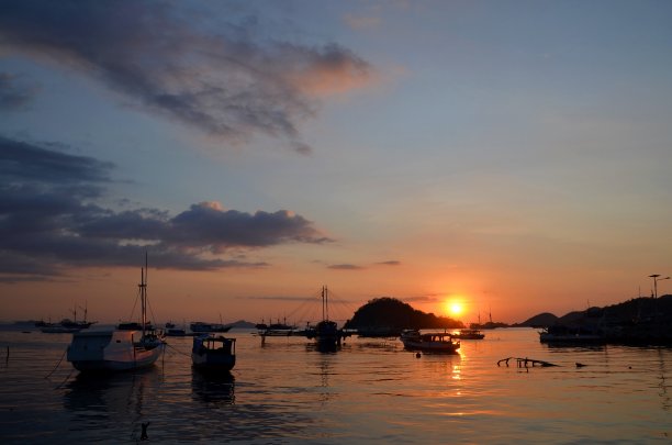 日落有云有船图片下载