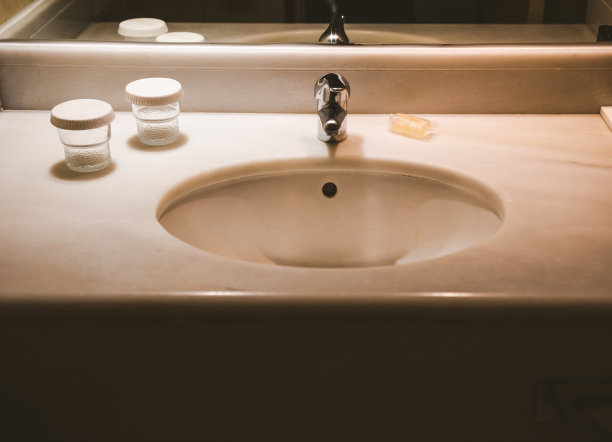 黑暗喜怒无常的浴室图片下载