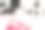 戴着手套的女性手特写图片下载