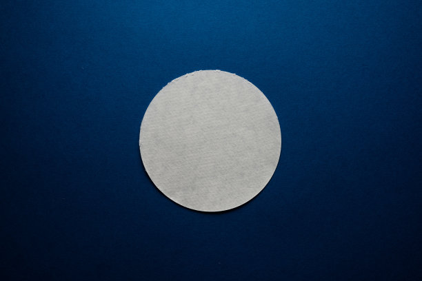 灰色纸圈在深蓝色图片下载