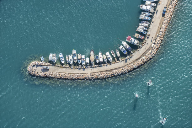 空中的游艇码头图片下载