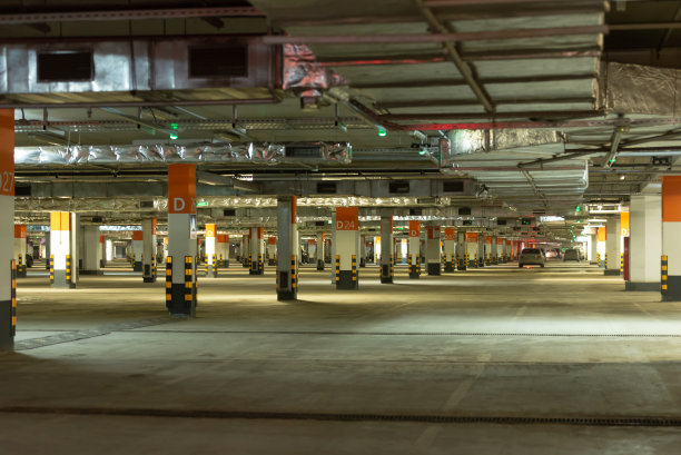 地下停车场。图片下载