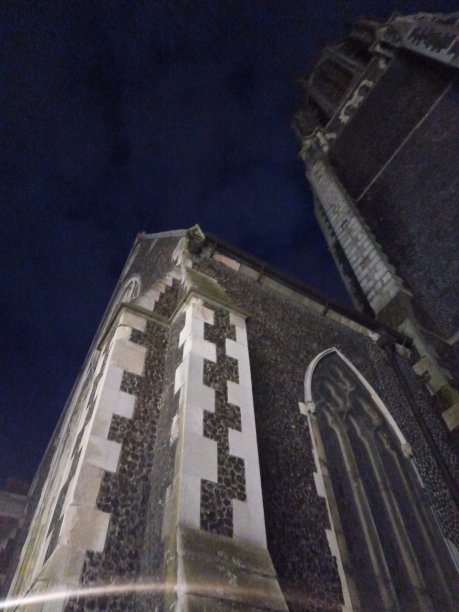 英国的教堂塔楼和墓地图片下载