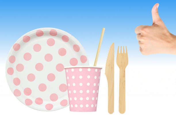 纸盘、纸杯、纸吸管、纸叉、纸刀和纸手，标明“好”。图片下载