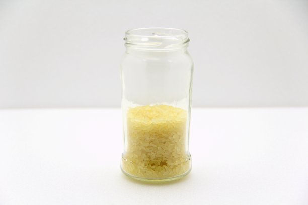 白底大米玻璃罐，侧视图图片下载